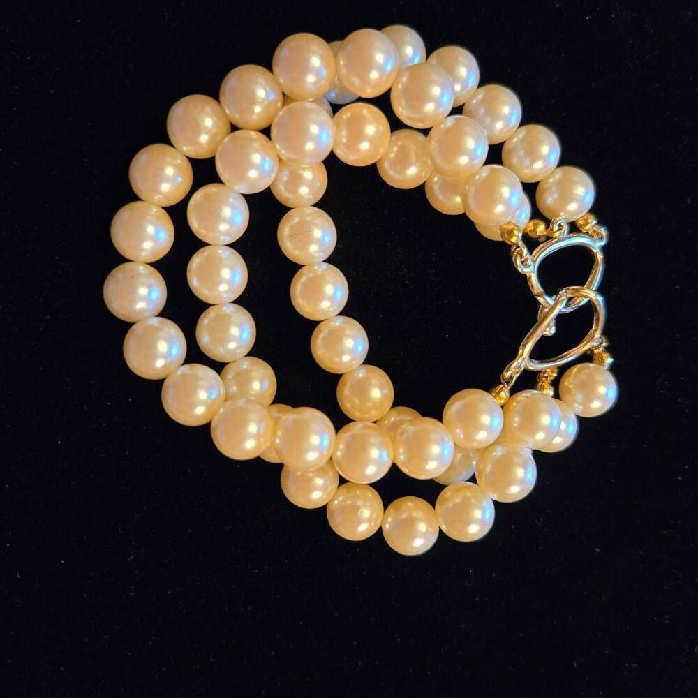 3 strand Pearl Bracelet Gold Clasp Ivory